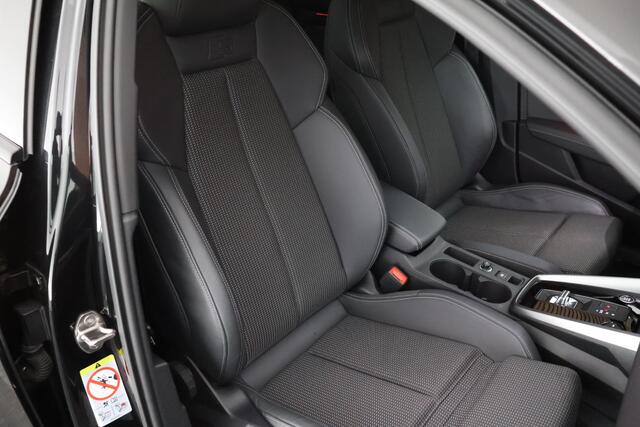 Audi A3 SPORTBACK 45 TFSIe 245pk S edition Competition Camera Keyless HUD Stoelverwarming Adaptive Cruise Navigatie S-Line