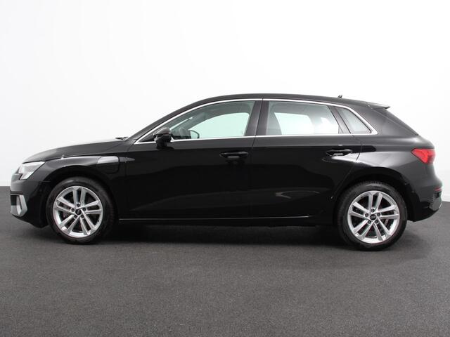 Audi A3 SPORTBACK 40 TFSI e PHEV 204pk Advanced S Tronic Panorama dak Climate control Adaptieve cruise control LED Parkeersensoren Keyless Navigatie Verwarmde voorstoelen Apple Carplay/ Android Auto