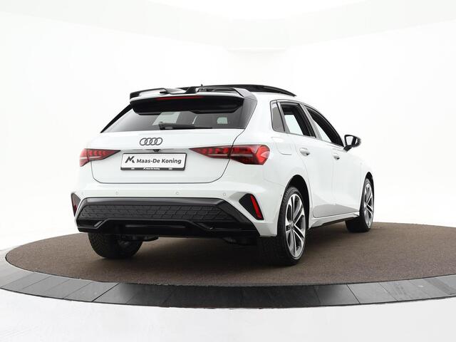 Audi A3 SPORTBACK 45 TFSIe 272pk S-tronic S edition Competition · Panoramadak · Camera · Carbon Achterspoiler · Leder · Elek. voorstoel · Matrix LED · 18'' Inch · Garantie t/m 29-07-2030 of 100.000km