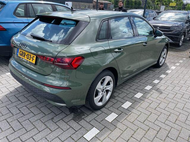 Audi A3 SPORTBACK 35 TFSI Advanced edition NL auto 1e eigenaar, elektrisch verstelbare voorstoelen met geheugen, trekhaak, achteruitrijcamera (rear view), elektrische achterklep, keyless entry, verwarmbare voorstoelen, 3 zone climatronic, adaptieve cruise control (acc), Ap