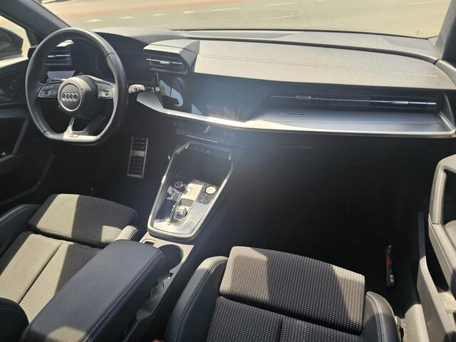 Audi A3 SPORTBACK 35 TFSI S edition | Geen import | Schuifdak | S Line |