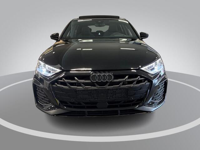 Audi A3 SPORTBACK 45 TFSIe 272pk S-Tronic S edition Competition · Panoramdak · Camera · SONOS Sound · Head-Up Display · Matrix LED · Garantie t/m 28-09-2030 of 100.000km