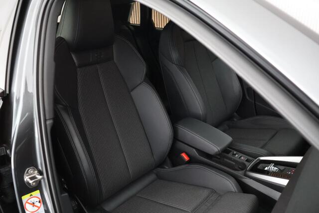 Audi A3 SPORTBACK 45 TFSI e 245pk S edition Competition Trekhaak Camera ACC Stoelverwarming Keyless 2x S-Line