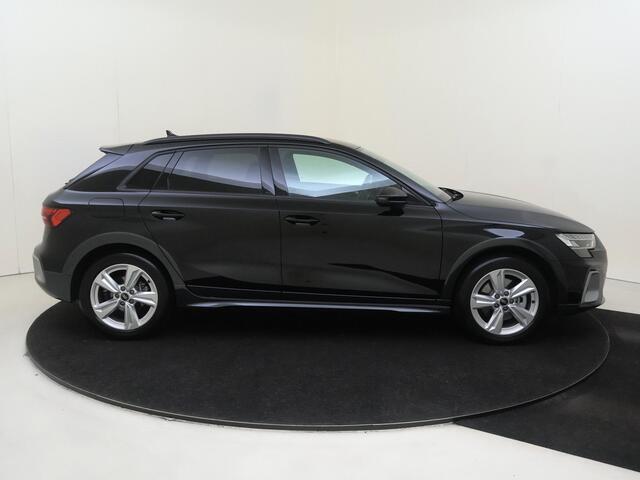 Audi A3 SPORTBACK allstreet 40 TFSI e Advanced edition | SoH 100% | S-line interieur | Trekhaak | SONOS audio | Parkeerassistent | Adaptieve cruise control | Navigatie Plus | Keyless | Elektrisch verstelbare voorstoelen |