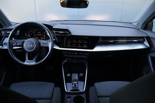 Audi A3 SPORTBACK 30 TFSI Business edition Automaat | 19 Inch | Full LED | Virtual Cockpit | Sportstoelen | Carplay | Draadloze telefoonlader