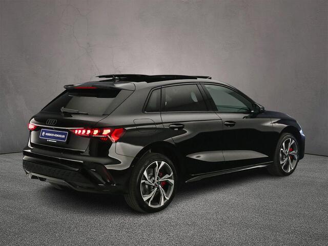 Audi A3 SPORTBACK 45 TFSI e S edition Competition | Panoramadak | Elektrische achterklep | SONOS | Ambient-lichtpakket Pro | Adaptive Cruise Control |