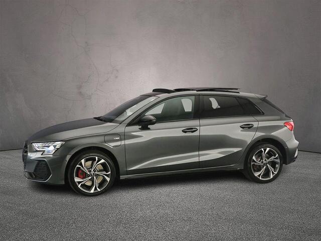 Audi A3 SPORTBACK 45 TFSI e S edition Competition | Panorama Dak | Adaptieve Cruise | Apple/Android Play | Ambiance Plus Verlichting | Camera | Matrix LED | Interieur-pakket | Optie-pakket | Navigatie-pakket | LED-lichtpakket | Assistentie Pakket |