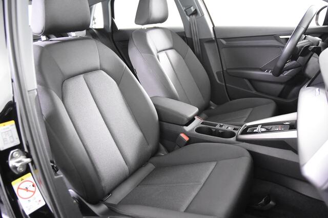 Audi A3 SPORTBACK 30 TFSI *1ste Eigenaar*Navigatie*Stoelverwarming*Keyless*