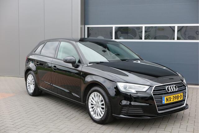 Audi A3 SPORTBACK 1.4 TFSI CoD 110kw 150PK S-tronic Xenon ,Trekhaak , LMV, Stuurwiel multifunctioneel, etc. APK tot 05-2027