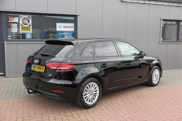 Audi A3 SPORTBACK 1.4 TFSI CoD 110kw 150PK S-tronic Xenon ,Trekhaak , LMV, Stuurwiel multifunctioneel, etc. APK tot 05-2027
