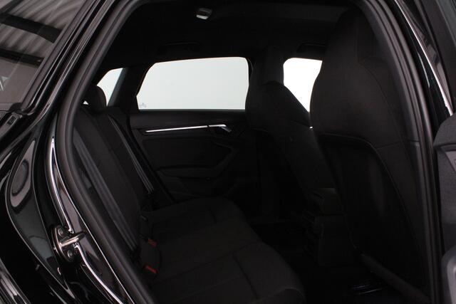 Audi A3 SPORTBACK 40 TFSI e S line edition > Sfeerverlichting/18inch/Trekhaak/Plug in hybrid/Mythos Black