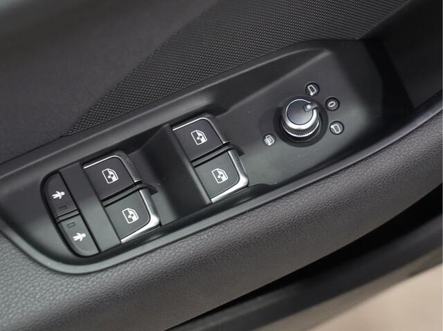 Audi A3 SPORTBACK 1.0 115pk TFSI Design Pro Line Plus Navigatie Cruise Control Sportstoelen 155