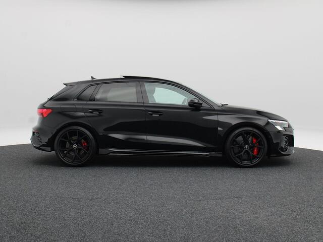 Audi A3 SPORTBACK 2.5 TFSi RS 3 quattro 400 Pk Automaat | Stoelverwarming | Adaptive cruise | Panorama dak | Camera | Bang & Olufsen | Matrix LED | 19 Inch | 65.768 Km !!