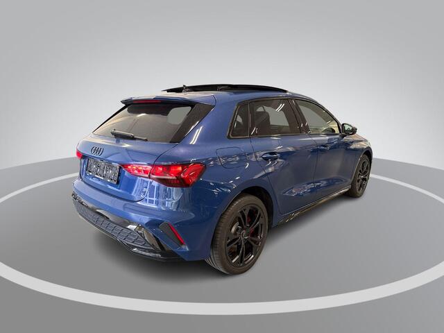 Audi A3 SPORTBACK 45 TFSIe 272pk S edition Competition · Panoramadak · Camera · Leder Interieur · Elek. achterklep · Stoelverwarming · 18'' Inch · Garantie t/m 22-10-2030 of 100.000km