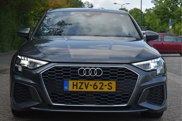 Audi A3 SPORTBACK 35 TFSI edition one 3x S-Line 150pk | Stoelverwarming | Virtual Cockpit | Camera | Carplay/Android | Adapt.CC | Full LED