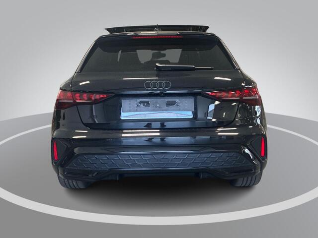 Audi A3 SPORTBACK 45 TFSIe 272pk S-Tronic S Edition Competition · Panoramadak · Camera · SONOS Sound · Head-Up Display · Dodehoeksensor · Matrix LED · Garantie t/m 28-09-2030 of 100.000km