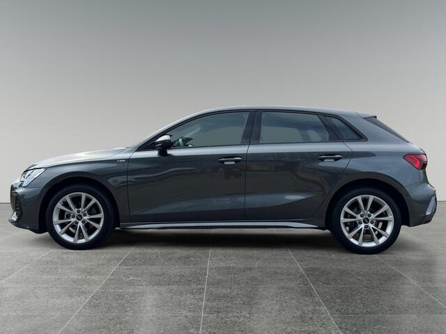 Audi A3 SPORTBACK 35 150pk TFSI S edition Parkeersensoren voor en achter | Sportstoelen zwarte stof | Stoelverwarming voorin