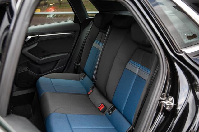 Audi A3 SPORTBACK 35 TFSI Advanced edition , Achteruitrijcamera, Apple Carplay, Navigatie, Cruise control,