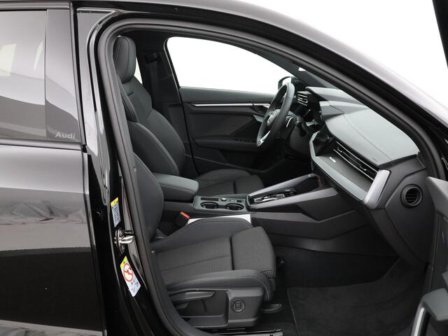Audi A3 SPORTBACK 45 TFSIe 272pk S-tronic S edition Competition · Panoramadak · Camera · SONOS · Head-Up · Apple/Android Car Play · Keyless · 18'' Inch · Garantie t/m 28-09-2030 of 100.000km