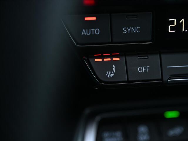 Audi A3 SPORTBACK 45 TFSI e S edition Competition | Panoramadak | 5 jr Garantie | HUD | Sonos Sound | Camera | Ambiance interieur | Active Cruise | S-Seats + Memory | Stoelverwarming | Keyless |