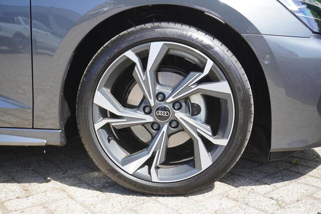 Audi A3 SPORTBACK 35 TFSI S edition / Sonos / Sfeerverlichting