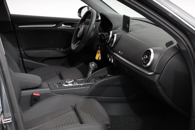 Audi A3 SPORTBACK 35 TFSI 150pk Automaat S-Line Sport Climate Control Parkeer sensoren Full Led Stoelverwarming Lichtmetalen Velgen