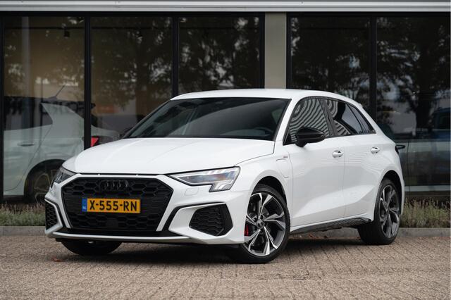 Audi A3 SPORTBACK 45 TFSI e S edition Competition | 245pk | ACC | 18" | Elek. Achterklep | Camera |
