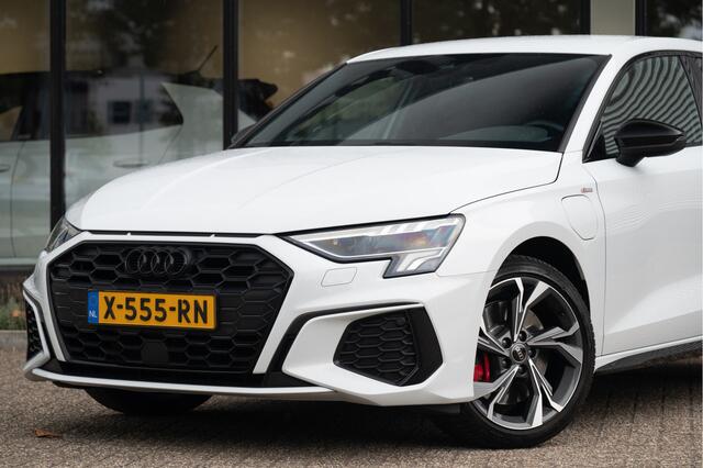 Audi A3 SPORTBACK 45 TFSI e S edition Competition | 245pk | ACC | 18" | Elek. Achterklep | Camera |