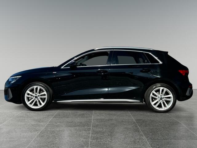 Audi A3 SPORTBACK 40 204pk TFSIe S-Line Parkeersensoren achter | Navigatiesysteem | Verwarmbare voorstoelen