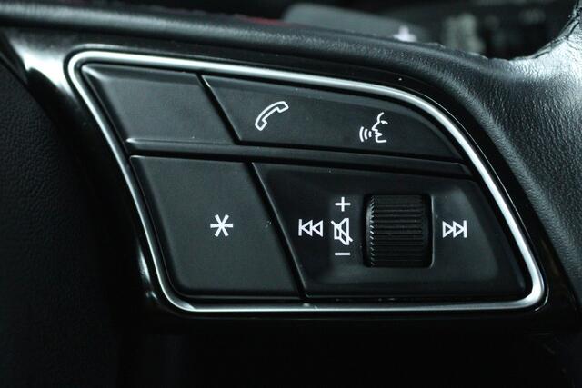 Audi A3 SPORTBACK 30 TFSI Business edition (NAVIGATIE, CRUISE CONTROL, PARKEERSENSOREN)