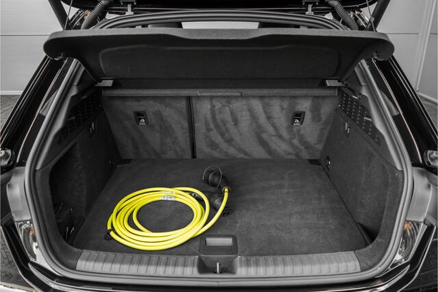 Audi A3 SPORTBACK 40 TFSI e S Edition Matrix LED Camera Keyless 18"