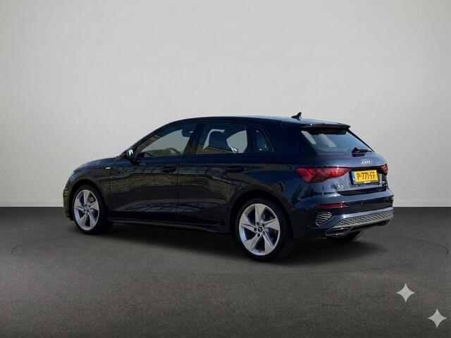 Audi A3 SPORTBACK 30 TFSI S edition 110PK | S-line in & exterieur | Trekhaak | Stoelverwarming |