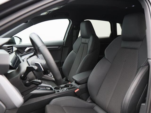 Audi A3 SPORTBACK 45 TFSi e 272 Pk S-line Competition | Stoelverwarming | Trekhaak | Adaptive Cruise | Camera | CarPlay | 18 Inch | 12.686 Km !!