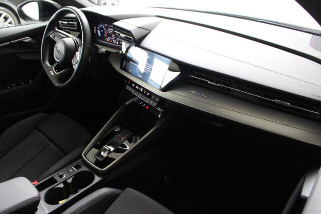 Audi A3 SPORTBACK 30 TFSI S-Line S-Tronic Navigatie | Panoramadak | Sportstuur | Led