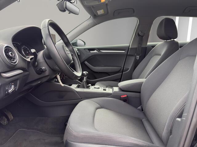 Audi A3 SPORTBACK 30 TFSI | Navi | Airco (automatisch) | Parksenors V+A | 19" Velg | Cruise Control |