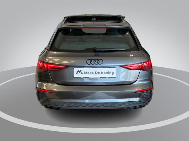 Audi A3 SPORTBACK 40 TFSIe 150kW/204PK S Line · Panoramadak · Stoelverwarming · Apple/Android Car Play · Drive select · Leder/Stof