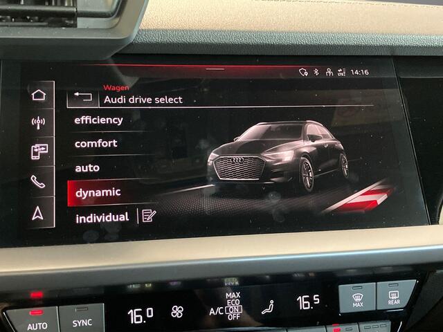 Audi A3 SPORTBACK 40 TFSIe 150kW/204PK S Line · Panoramadak · Stoelverwarming · Apple/Android Car Play · Drive select · Leder/Stof