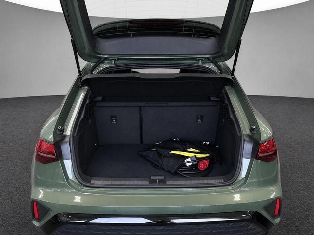 Audi A3 SPORTBACK 40 TFSIe 204pk S edition · Camera · Panoramadak · Apple/Android Car Play · Park Assist · 17'' Inch · Garantie t/m 01-01-2030 of 100.000km