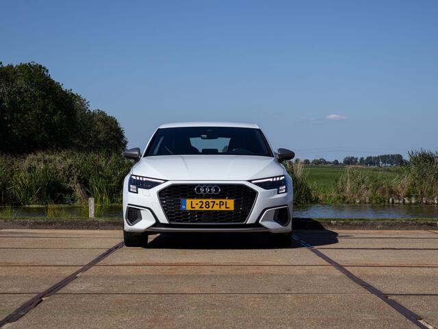 Audi A3 SPORTBACK 35 TFSI edition one Matrix LED S-line 18"