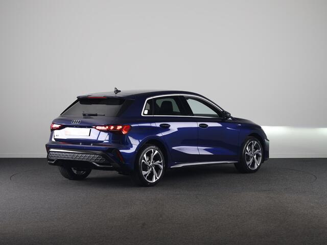 Audi A3 SPORTBACK S edition 40 TFSI e 204 pk | Assis.pak Driving+Parking plus | Warmtewerend glas donker tint | Ambient sfeerverlichting | Adaptive Cruise Control |