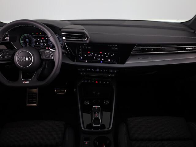 Audi A3 SPORTBACK S edition 40 TFSI e 204 pk | Assis.pak Driving+Parking plus | Warmtewerend glas donker tint | Ambient sfeerverlichting | Adaptive Cruise Control |