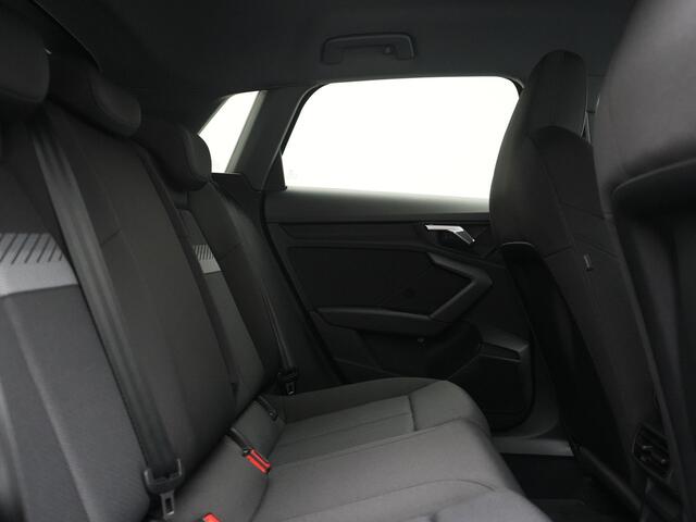 Audi A3 SPORTBACK 45 TFSI e S Line PHEV 245pk Dealer O.H. | Adaptive Cruise | Camera | Sportstoelen Verwarmd | Apple Carplay | Blis | Navigatie | DAB | Virtual | 18" L.M