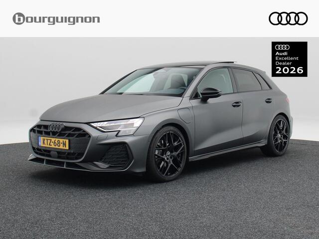 Audi A3 SPORTBACK 40 TFSI e | S edition | Daytona grijs Mat. kleur | 19 inch velgen | Panoramadak | Ambian lighting plus | Privacy glas |