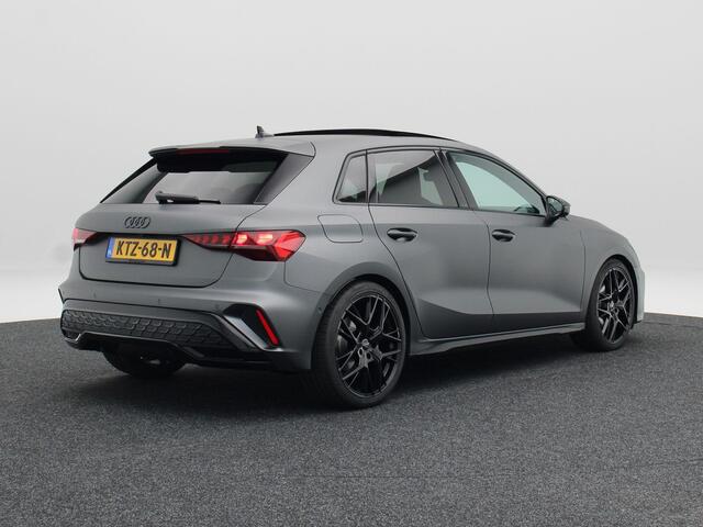 Audi A3 SPORTBACK 40 TFSI e | S edition | Daytona grijs Mat. kleur | 19 inch velgen | Panoramadak | Ambian lighting plus | Privacy glas |