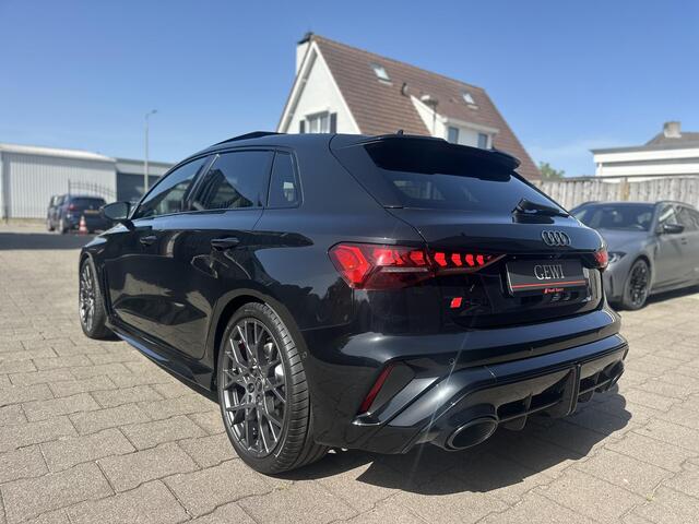 Audi A3 SPORTBACK 2.5 TFSI RS 3 quattro Pano|RS Kuipstoel|Sonos