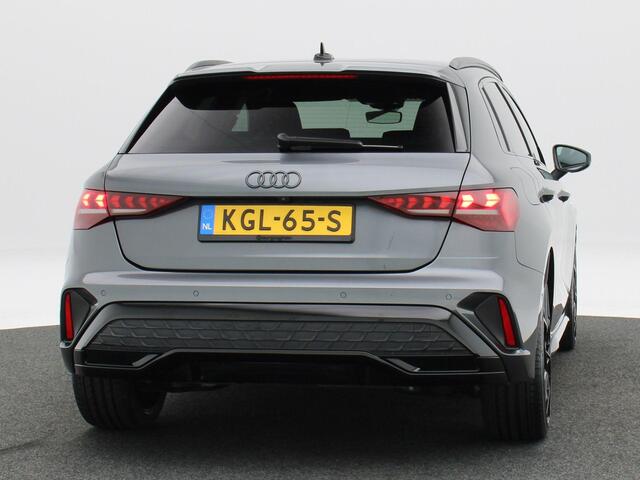 Audi A3 SPORTBACK 45 TFSi e 272 Pk S-Line Competition | Stoelverwarming | Trekhaak | Camera | Adaptive Cruise | Climatronic | CarPlay | Sonos Audio | 19 Inch | 6.106 Km !!