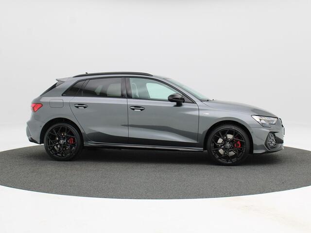 Audi A3 SPORTBACK 45 TFSi e 272 Pk S-Line Competition | Stoelverwarming | Trekhaak | Camera | Adaptive Cruise | Climatronic | CarPlay | Sonos Audio | 19 Inch | 6.106 Km !!