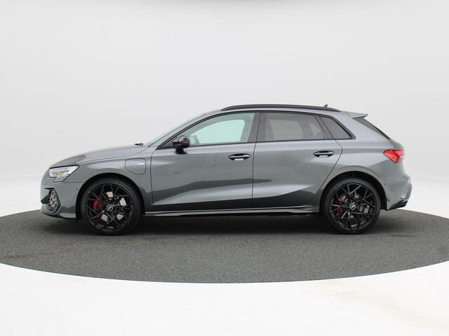 Audi A3 SPORTBACK 45 TFSi e 272 Pk S-Line Competition | Stoelverwarming | Trekhaak | Camera | Adaptive Cruise | Climatronic | CarPlay | Sonos Audio | 19 Inch | 6.106 Km !!