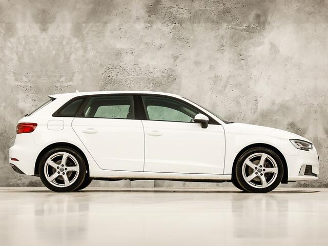 Audi A3 SPORTBACK 1.0 TFSI Sport (GROOT NAVI, DYNAMISCHE KNIPPERLICHTEN, PARKEERSENSOREN, SPORTSTOELEN, CRUISE, LM VELGEN, BLUETOOTH, NIEUWSTAAT)