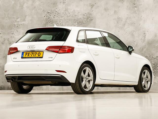 Audi A3 SPORTBACK 1.0 TFSI Sport (GROOT NAVI, DYNAMISCHE KNIPPERLICHTEN, PARKEERSENSOREN, SPORTSTOELEN, CRUISE, LM VELGEN, BLUETOOTH, NIEUWSTAAT)